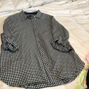 Talbots long sleeve button up shirt.  Size XL Petite.  Black and White